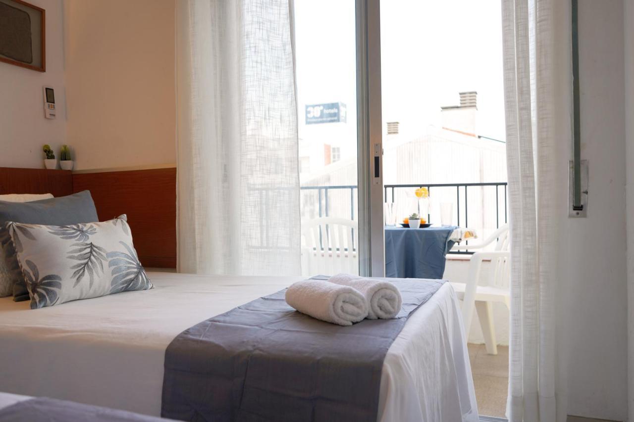 Hostal Can Gil Pineda de Mar Zewnętrze zdjęcie